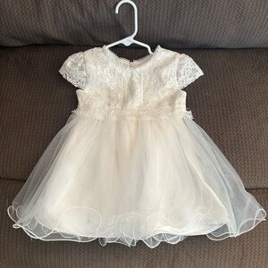 Elegant White Lace Kids Dress Sz 18 months